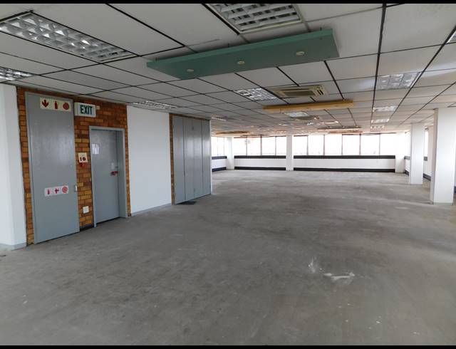 2,000M² OFFICE TO LET IN FERNDALE